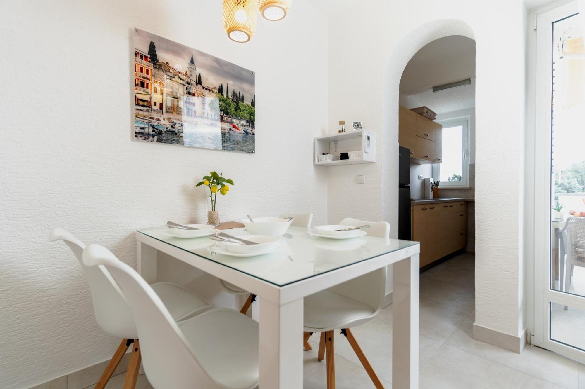 Sabrina Apartment
